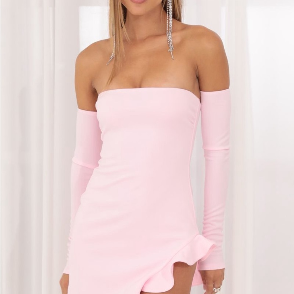 Ruffle Dress in Pink super super cute ❤️